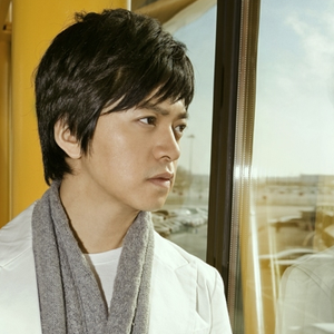 被几个男摁着强进了好爽视频
