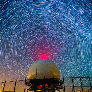 被几个男摁着强进了好爽视频
